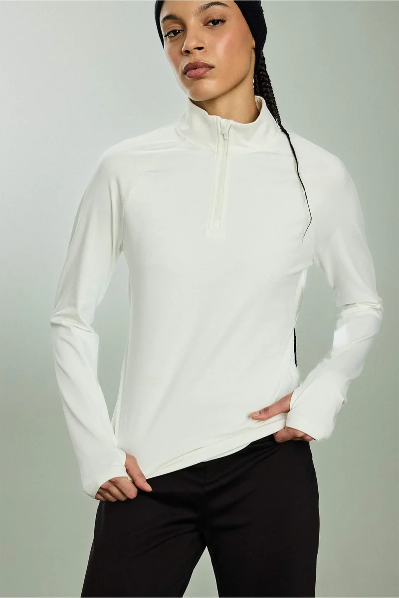ديفاكتو Standard Fit Stand Collar Sports T-Shirt