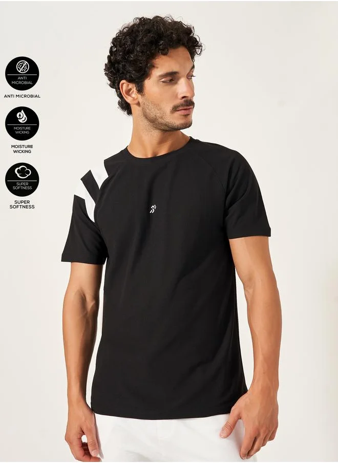 Styli Styli Contrast Band Raglan Sleeve Regular Fit T-Shirt