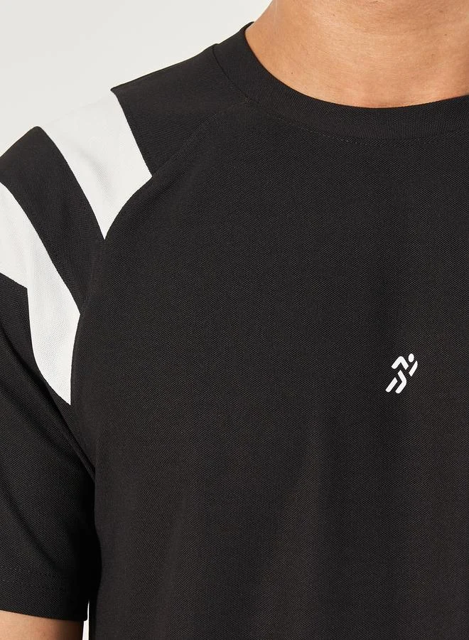 Styli Styli Contrast Band Raglan Sleeve Regular Fit T-Shirt