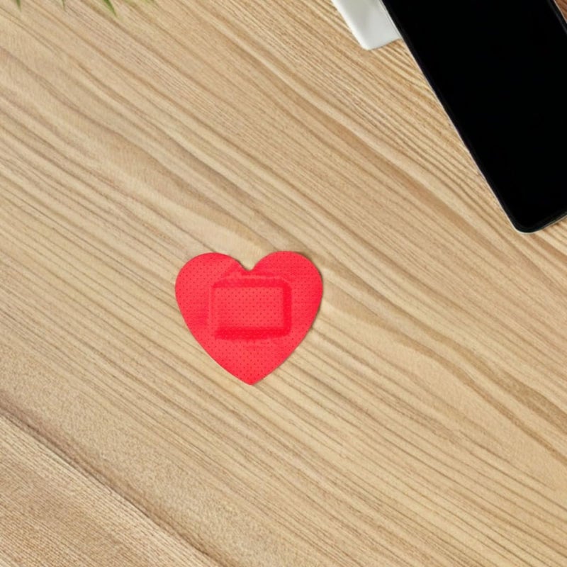 Waterproof Breathable Heart Shaped Adhesive Bandages Set 38x35mm 52x42mm for First Aid Travel - Image 5