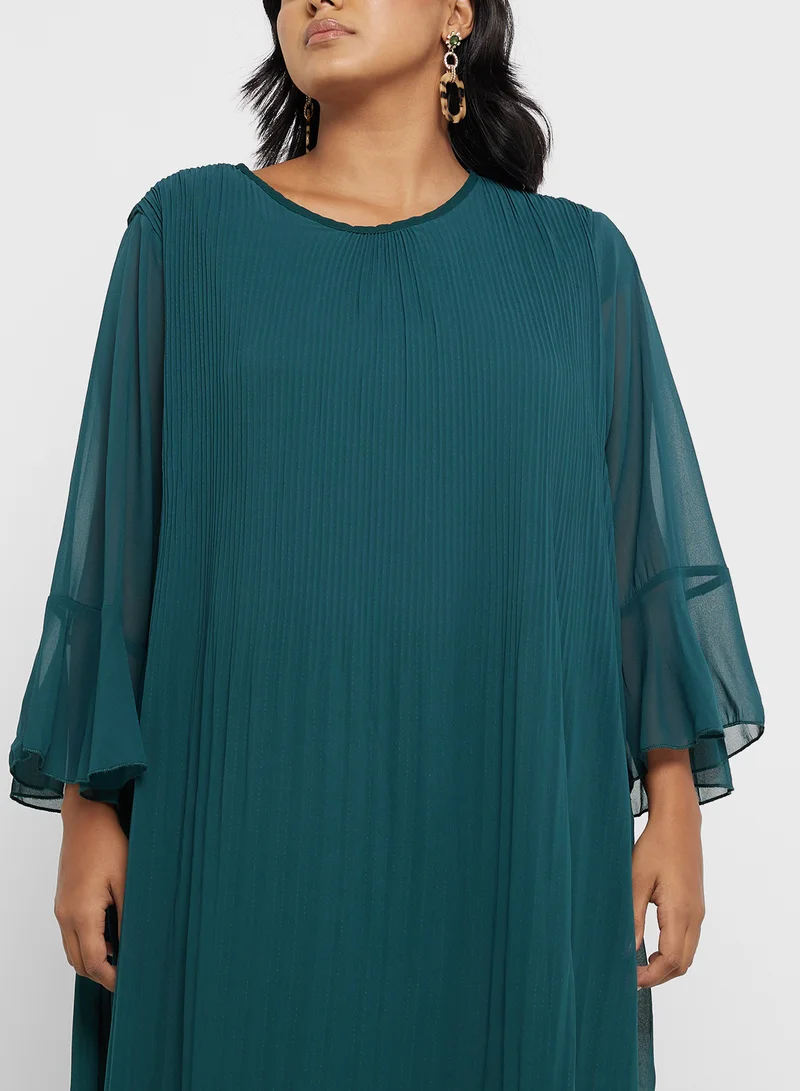 ايلا بلس Emerald Pleated Dress