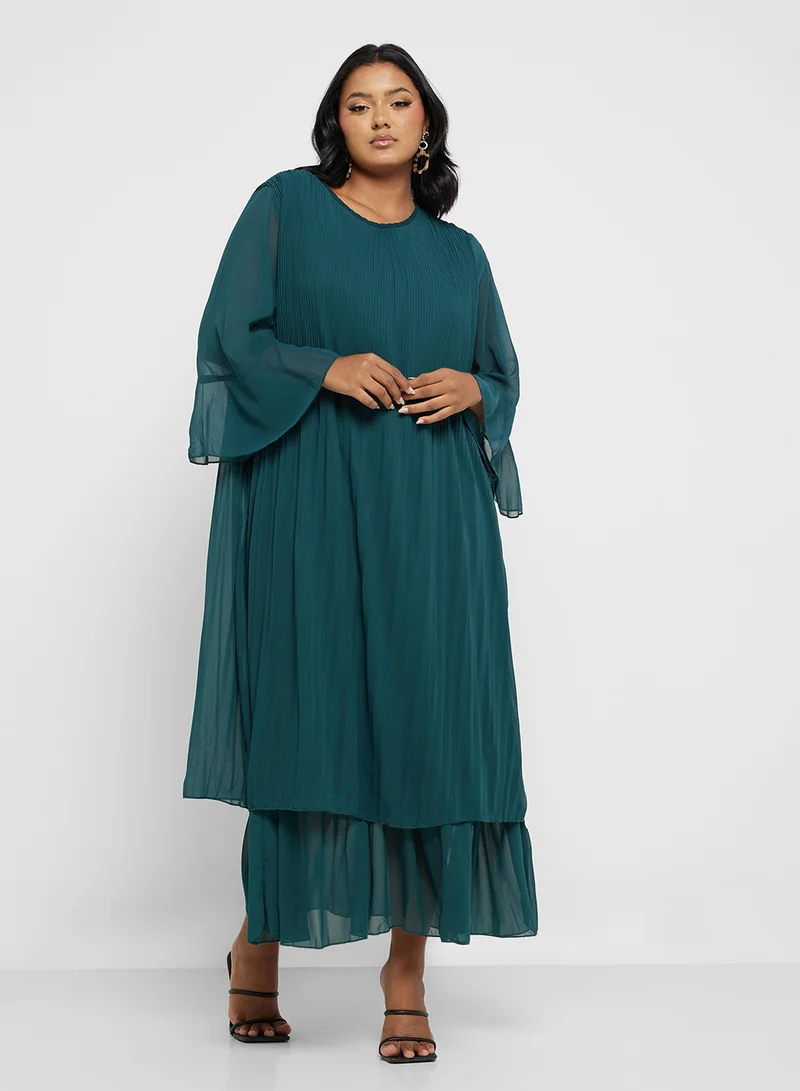 ايلا بلس Emerald Pleated Dress