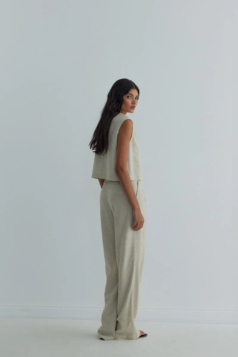 سود كوليكشن Natural Lavin Zero Sleeve Linen Blouse