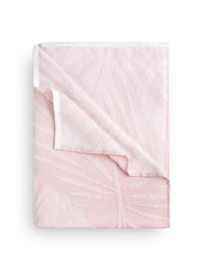 زيمتا منشفة شاطئ قطنية كبيرة الحجم من ZYMTA مقاس 90 × 170 سم، بتصميم Island Escape - وردي بودرة / أبيض - Image 1