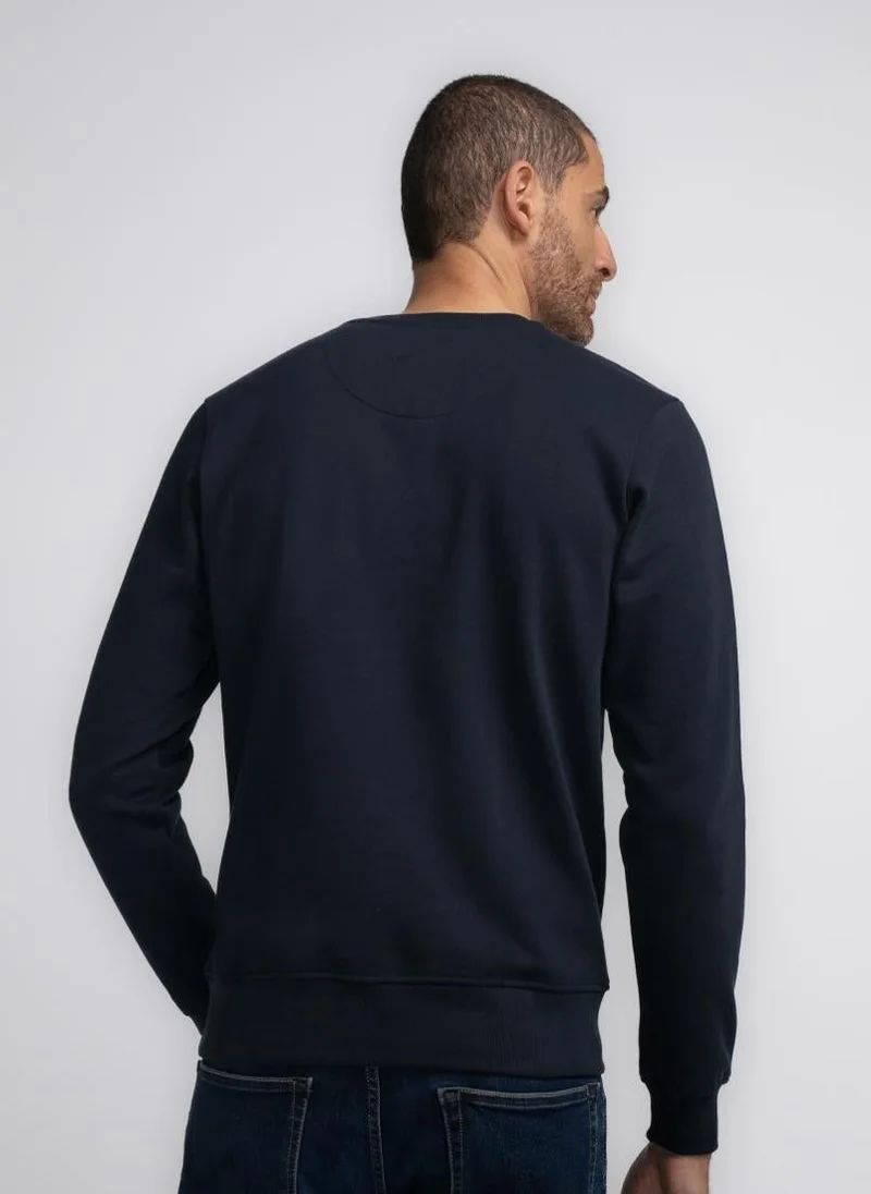 بترول اندستريز كنزة رجالي بياقة دائرية وطبعة