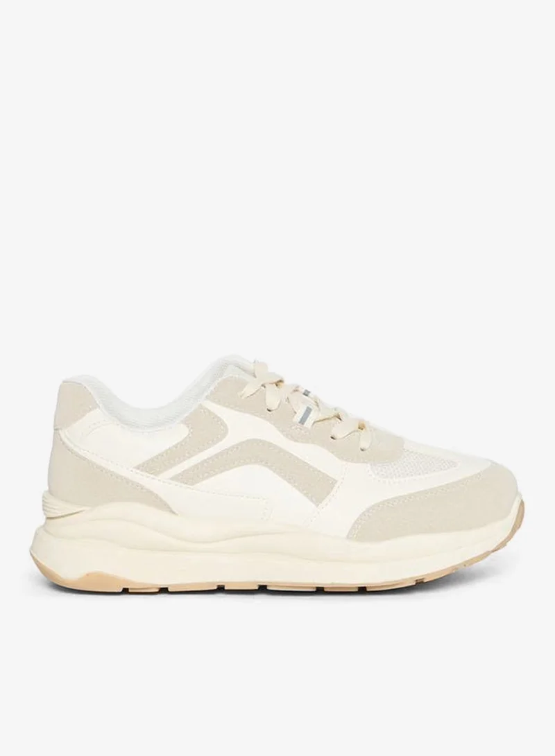 ستايلي اكتيف سنيكرز برباط بتفاصيل متباينة