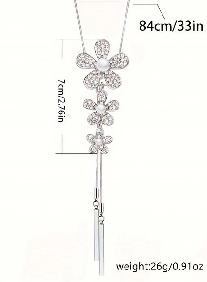 تايك تو قلادة فضية طويلة بدلاية على شكل زهرة