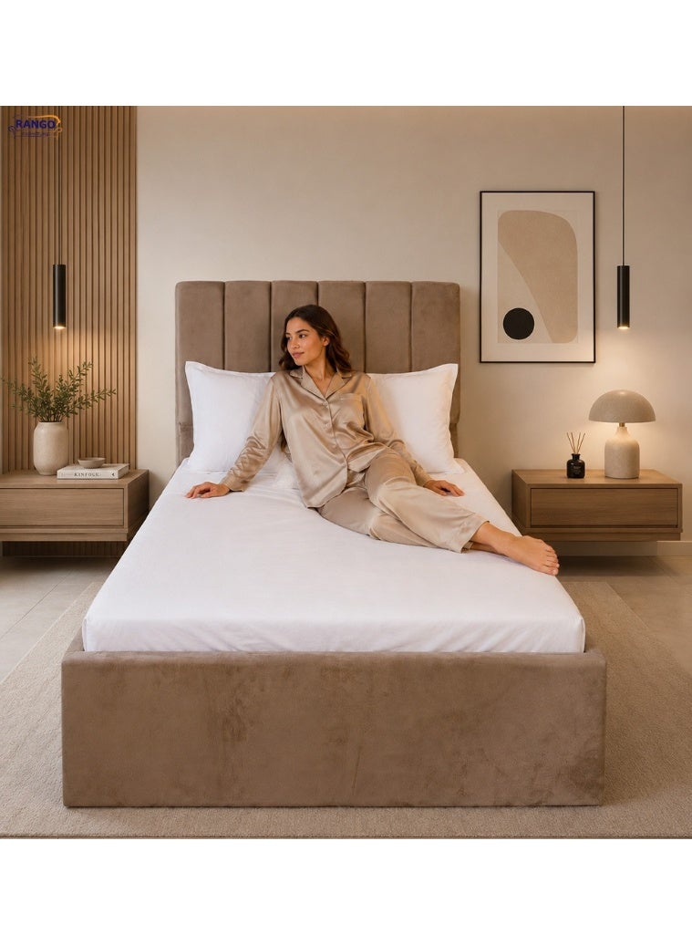 رانجو سرير 120مبطن بالقماش من رانجوللاثاث  اللون : كافيه - المقاس 120 ×200 سم خشب : موسكي مغلف ابلاكلاش القماش : قطيفة اسفنج كثافه عالية السرير بدون مرتبة -يوجد مع السرير مله - - Image 1