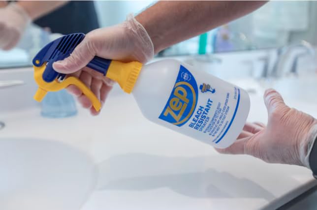 Zep Bleach Resistant Professional Sprayer Bottle  32 oz Pack of 2  ZUPRO230 Foot Stream Spray or a Fine Mist Adjustable Nozzle Measurements Bleach Resistant for Up to a Year - Image 4