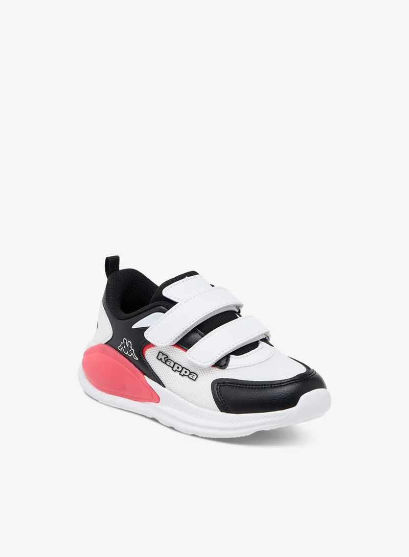 كابا حذاء رياضي للأولاد بتفاصيل شعار وإغلاق بشريط لاصق