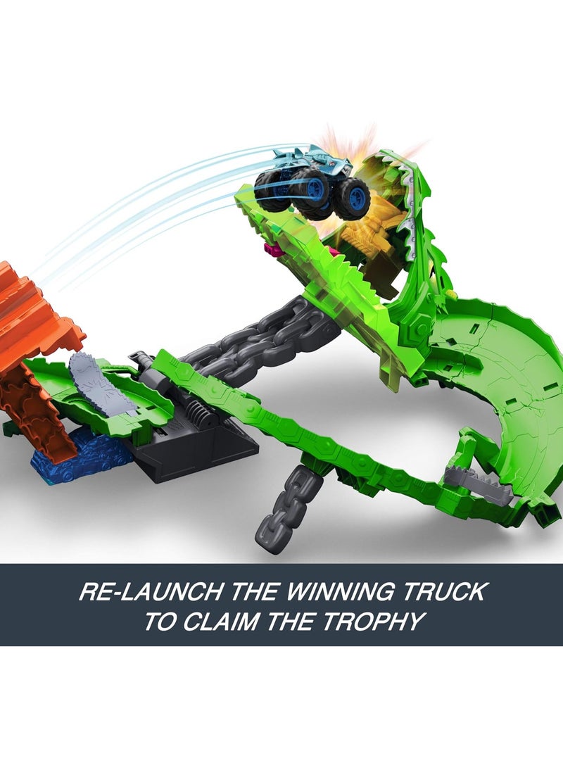 Hot Wheels Monster Trucks Toy Train Sharks vs. Dinosaurs, Destruction of the Dragon, for Children from 4 Years - Image 2