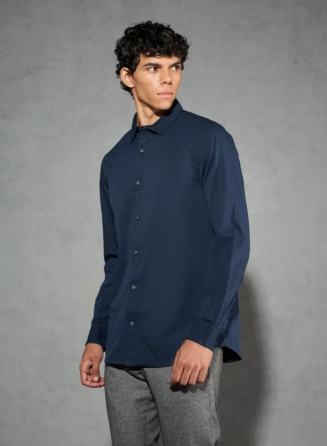Technosport Solid Spread Collar Buttoned Shirt