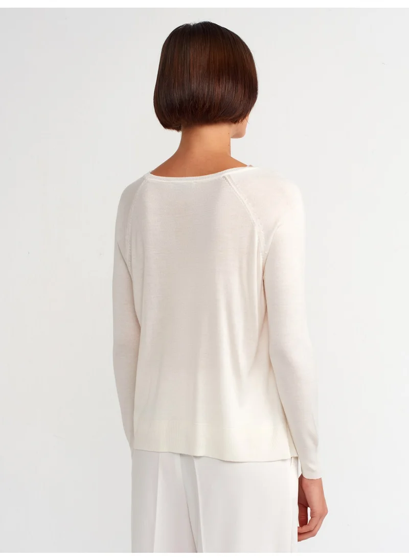 ديلفين 10536 Crew Neck Basic Thin Knit Sweater-Ecru