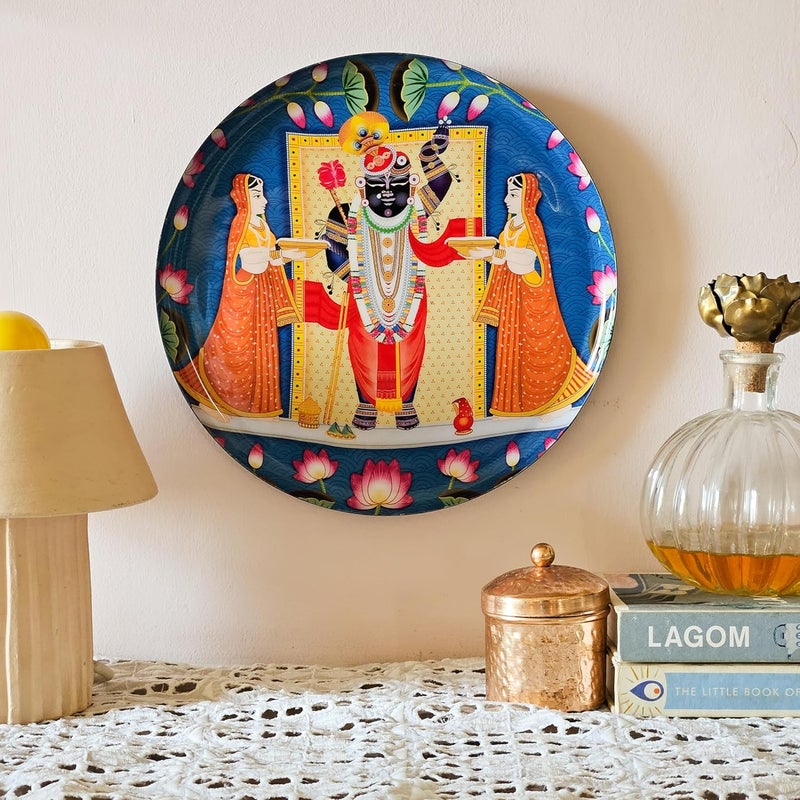 RITUALISTIC Shrinathji Single Wall Plate 10 Inch with Stand Wall Arts For Home Decoration Living Room Bedroom Office Decor Aesthetic Room Decor Items Wall Hanging Show Pieces - Image 4