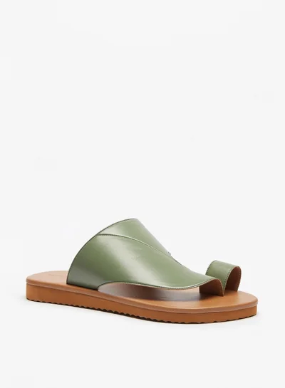 shoexpress Solid Slip On Arabic Sandals with Toe Ring