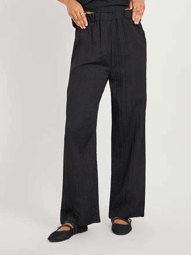 Take Two Take Two Solid Textured Round Neck Top and Pants Co-Ords