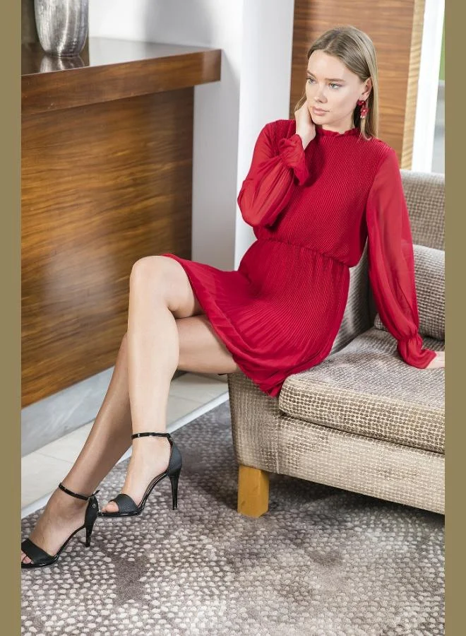 ليلا فستان قصير شيفون مطوي بتفاصيل أكمام ليلا للنساء