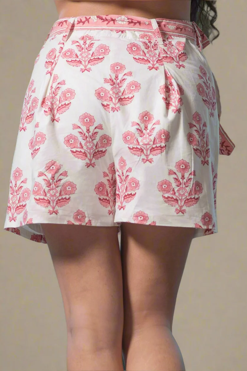 Virgio Cotton Pleated Brunchwear Block Print Shorts for Women