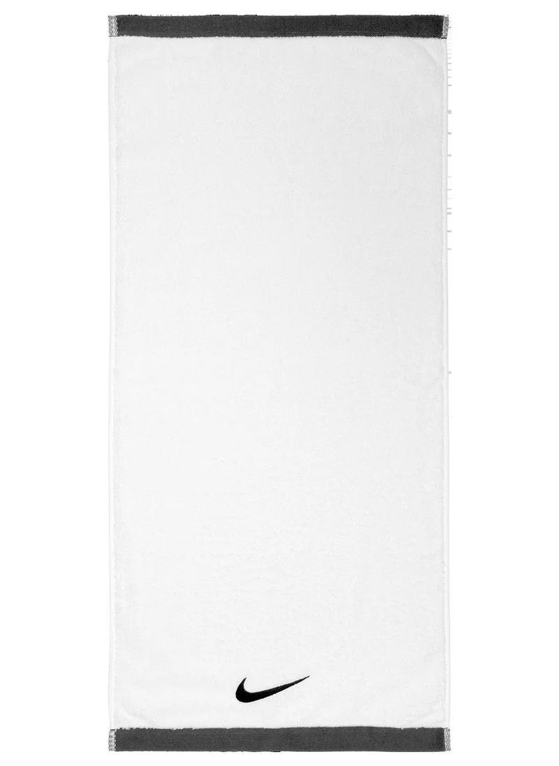نايكي Fundamental Medium Towel