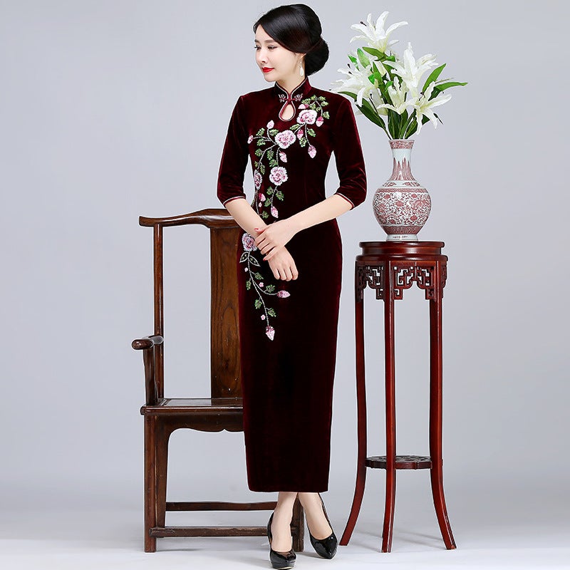 2021 New Vintage Cheongsam Cheongsam Improved Slim Gold Velvet Beaded Seven Sleeve Cheongsam - Image 2