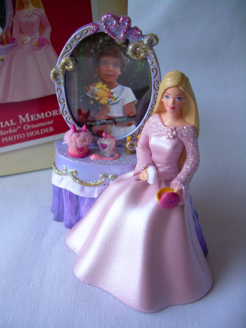 Hallmark 2003 Ornament Barbie Special Memories Photo Holder - Image 1