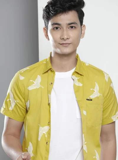 The Indian Garage Co Men Slim Fit Tropical Half Sleeves Spread Collar Resort Wear Shirt