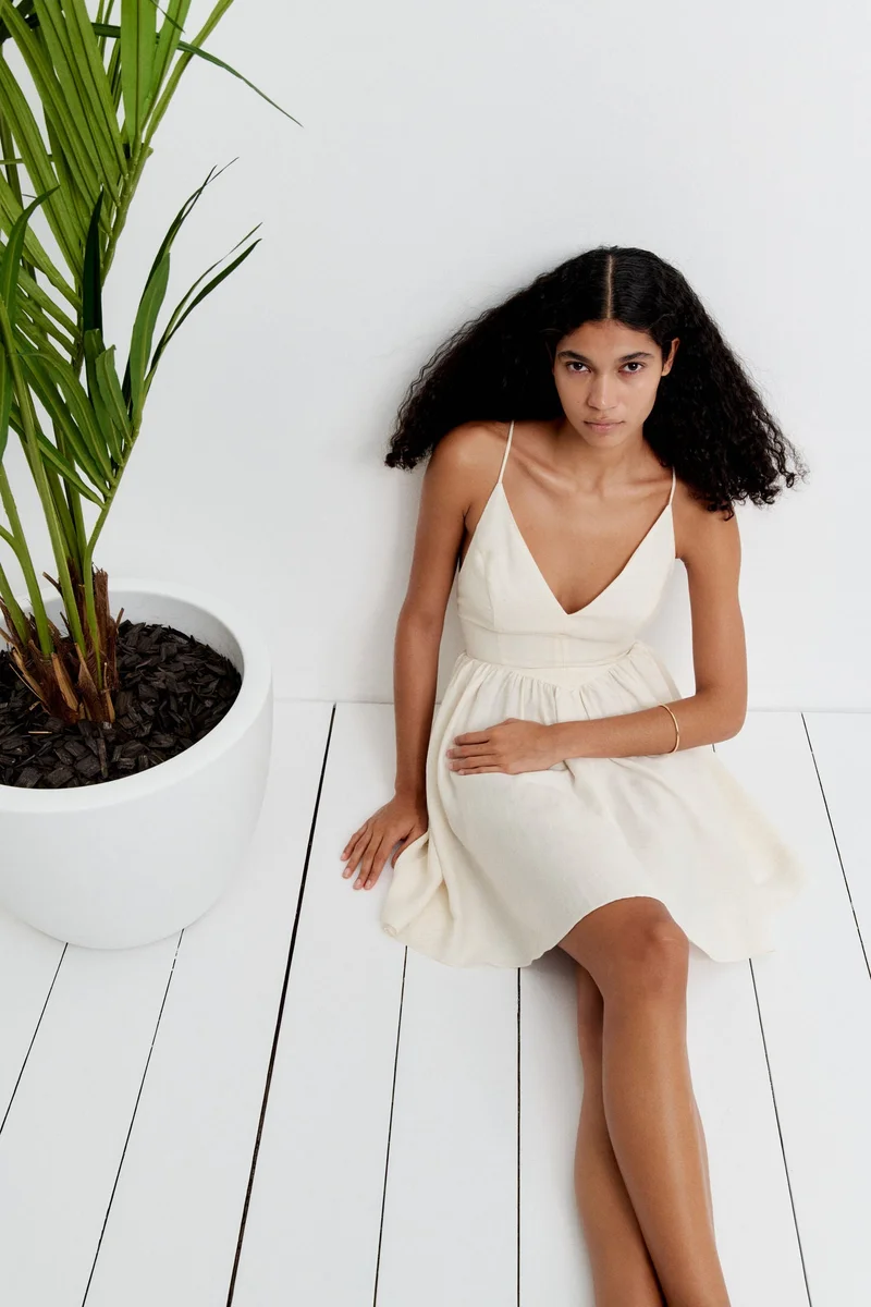 اتش اند ام فستان بحمالات كتف رفيعة