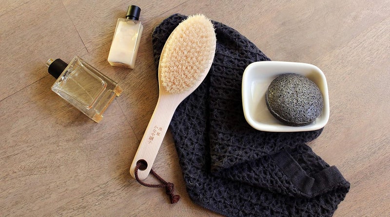 IPPINKA Japanese Body Brush for Bath or Dry Brushing Exfoliation Cellulite Treatment Short Handle Medium Soft - Image 5