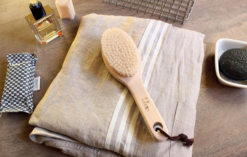 IPPINKA Japanese Body Brush for Bath or Dry Brushing Exfoliation Cellulite Treatment Short Handle Medium Soft - Image 3