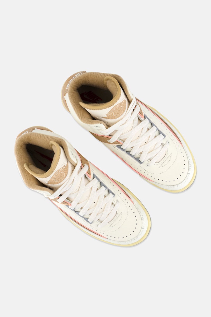 Nike أحذية نسائية من أير جوردان 2 ريترو مزودة بأربطة للاستخدام الخارجي، بيج - Image 4