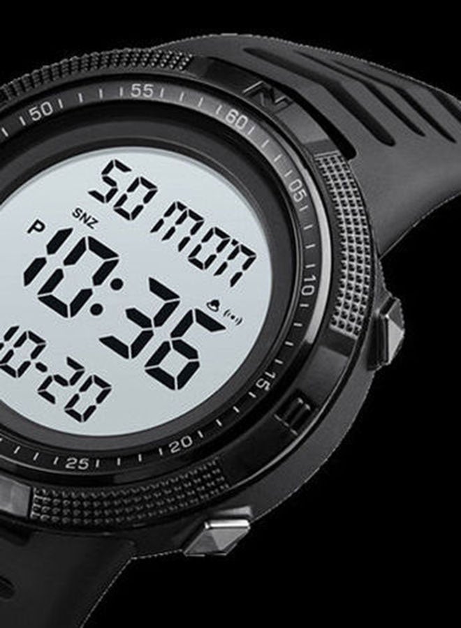 ساعة يد رقمية بسوار من المطاط طراز 1632 للرجال - Image 3