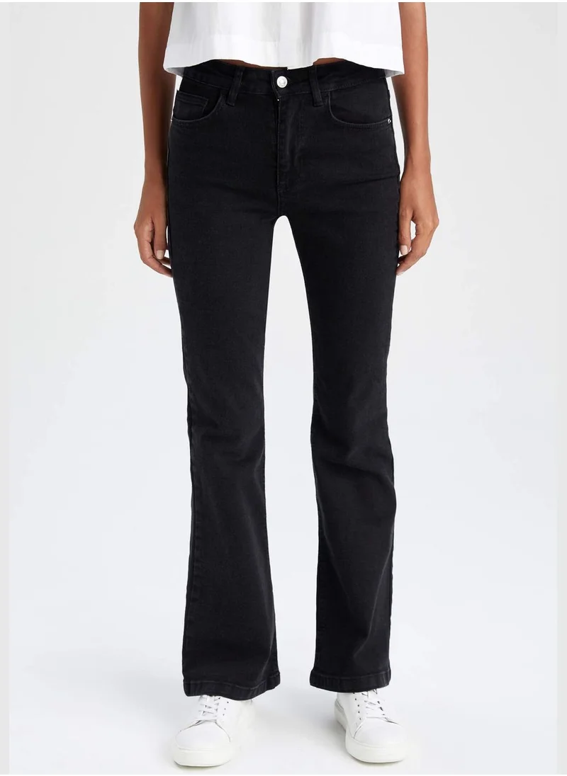 ديفاكتو Woman Flare Fit Denim Trousers