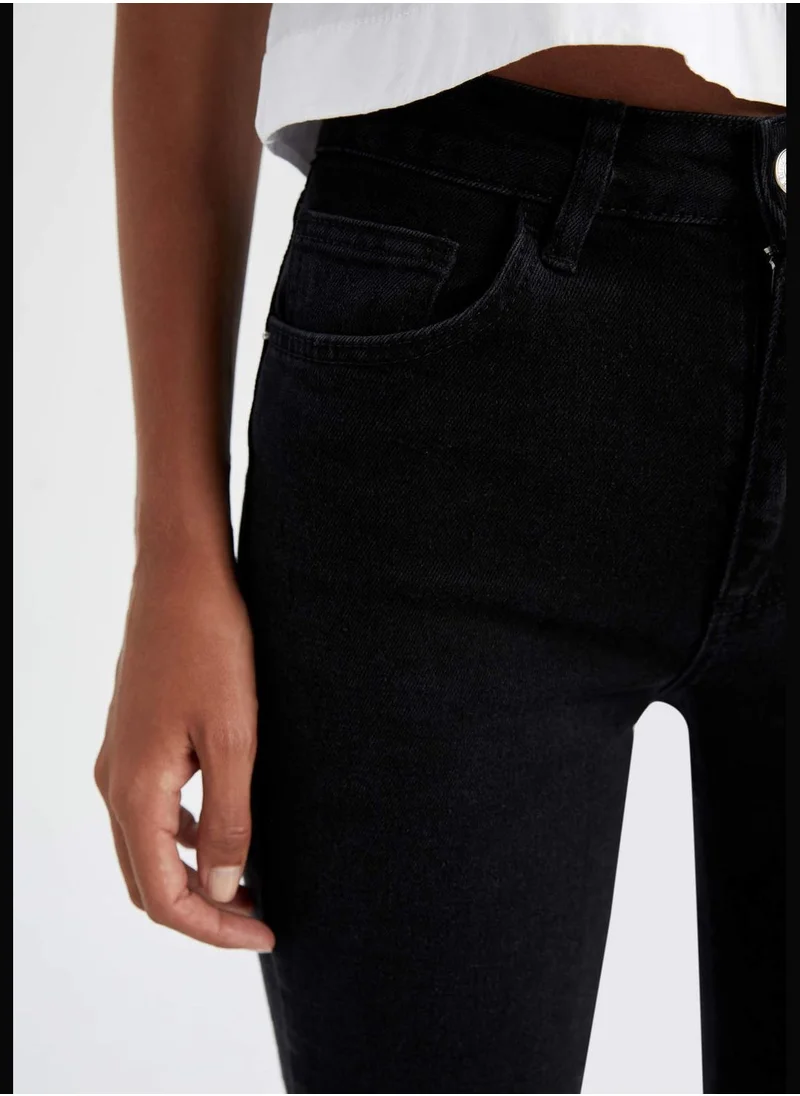 ديفاكتو Woman Flare Fit Denim Trousers