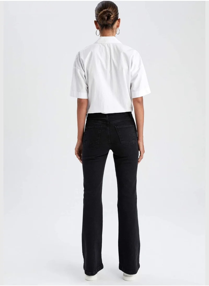 ديفاكتو Woman Flare Fit Denim Trousers
