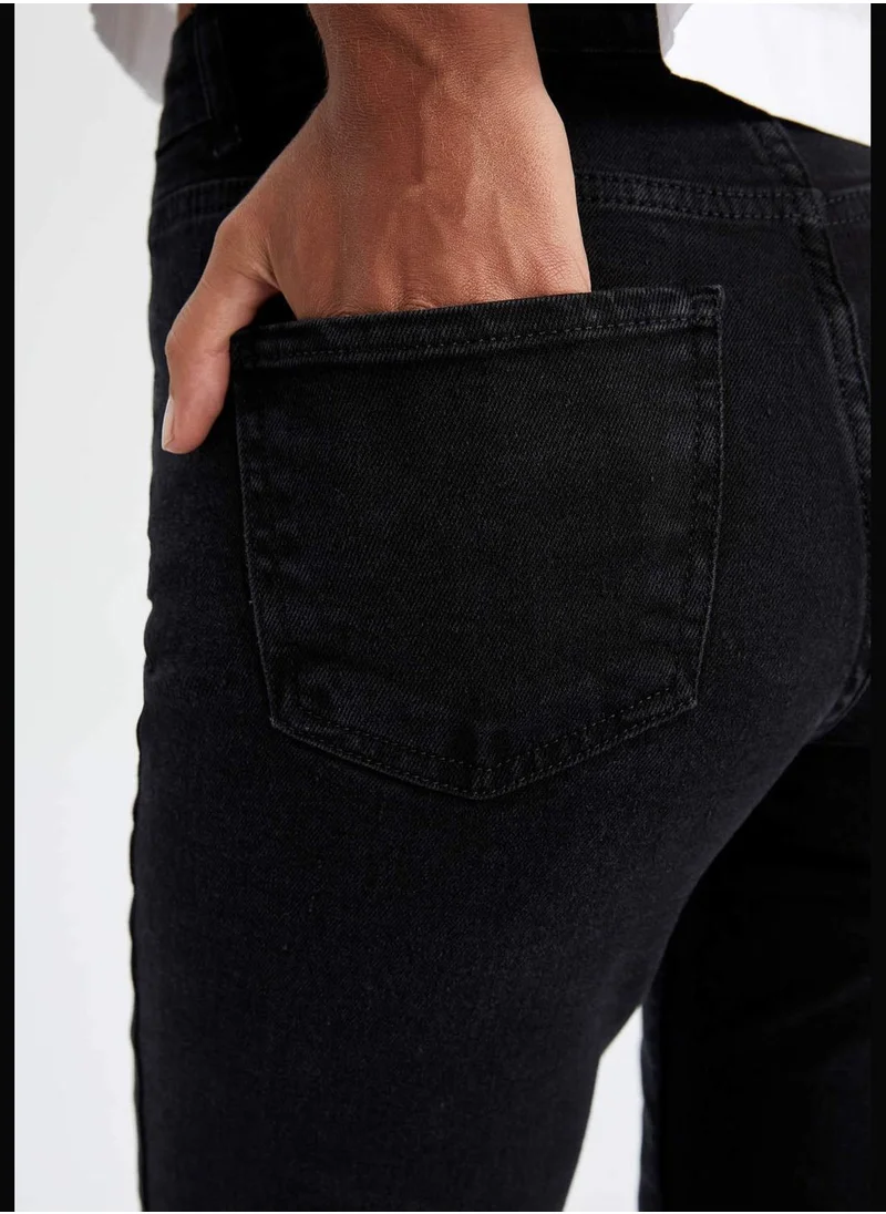 ديفاكتو Woman Flare Fit Denim Trousers
