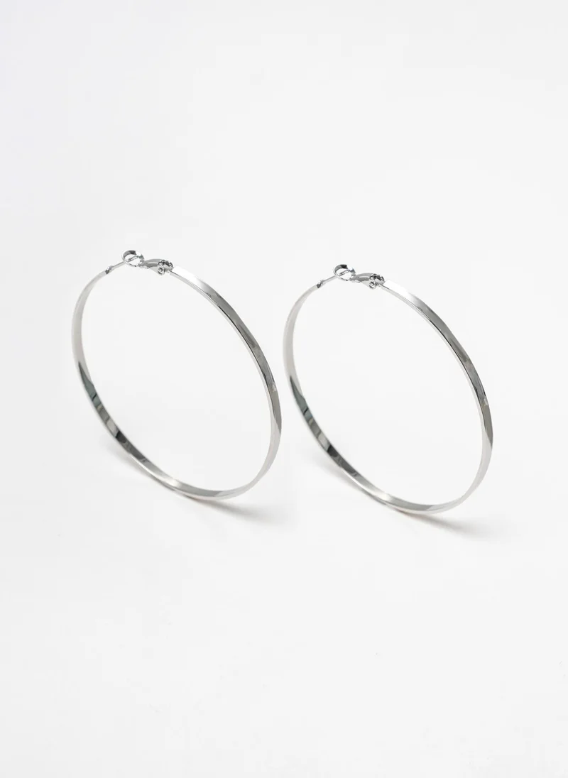Lichi  Thin hoop earrings in smooth metal for Women | Best Price UAE