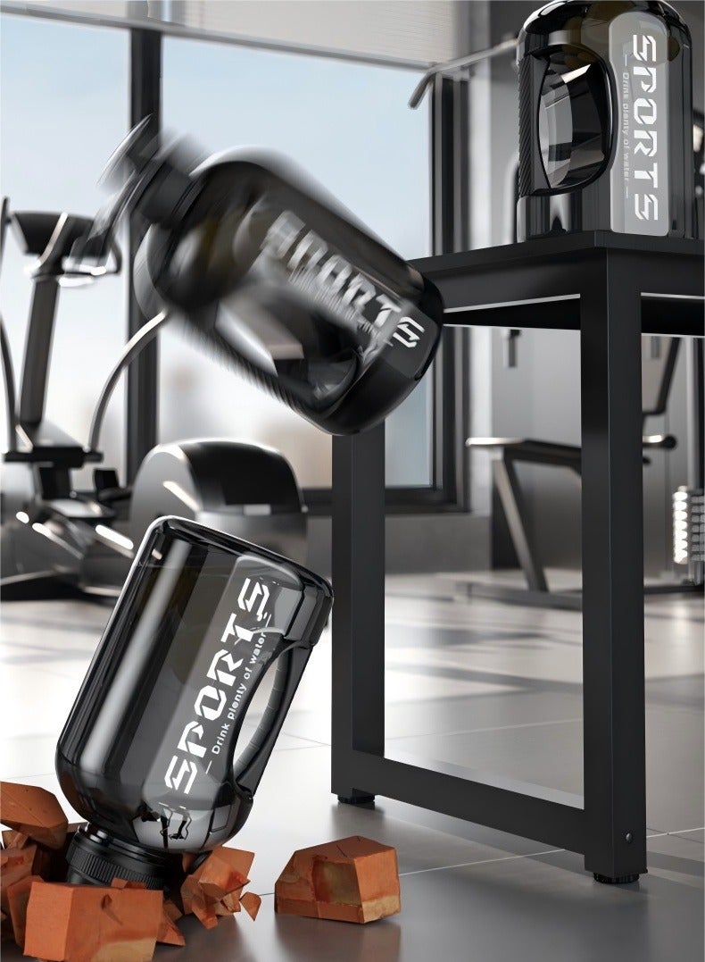 سبورتس زجاجة ماء رياضية سعة كبيرة 2.5 لتر للرجال والنساء مع القش والفرشاة وحمل الحبل وأكمام جلدية مقاومة للحرق - Image 4