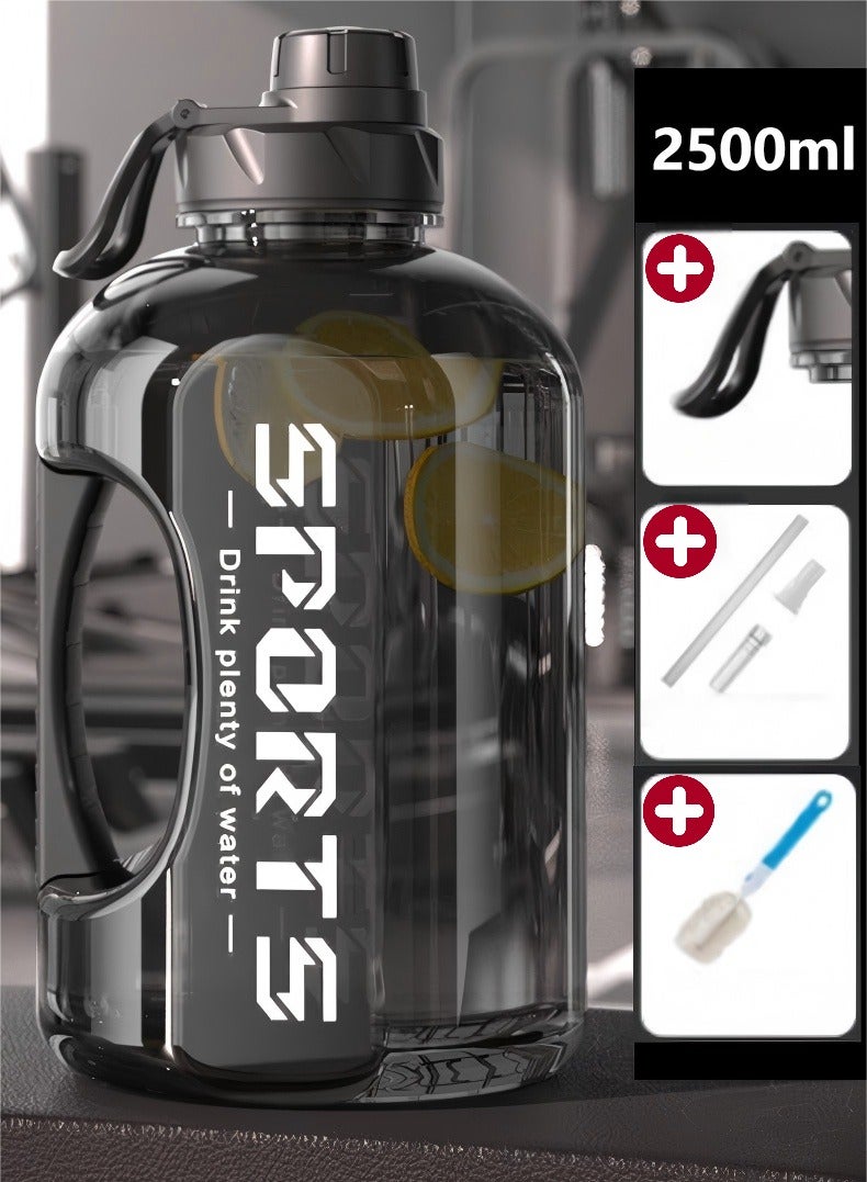 سبورتس زجاجة ماء رياضية سعة كبيرة 2.5 لتر للرجال والنساء مع القش والفرشاة وحمل الحبل وأكمام جلدية مقاومة للحرق - Image 1