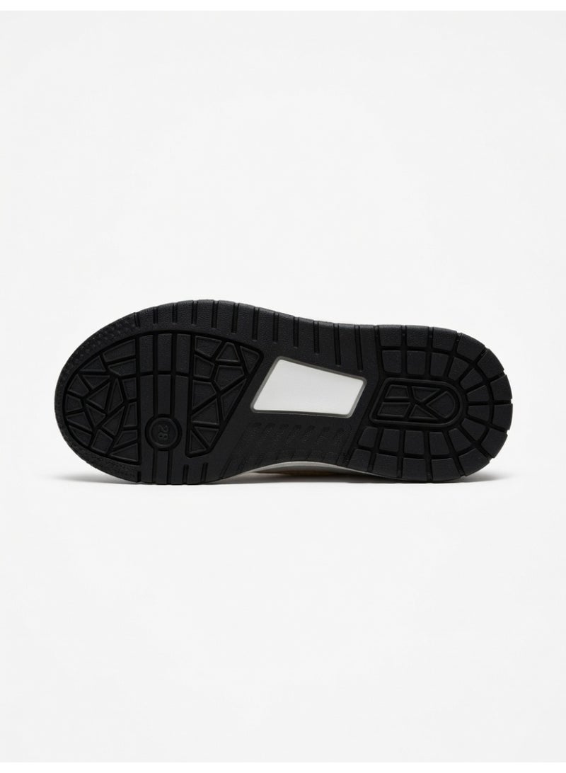 One Piece - Casual Sports Shoes - Image 4