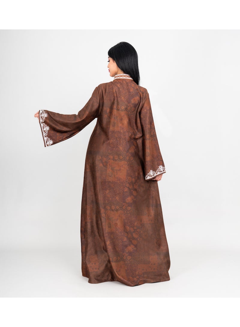 اكسا جلابية شتوية بياقة آسيوية وتطريز أمامي لون بني - Image 5