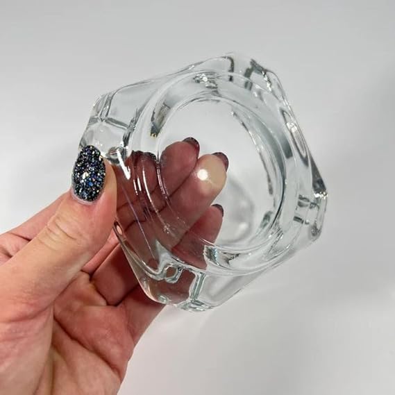 ATEVON Brunswick Crystal Quality Glass Ashtray: Elegant Round Tabletop Accent for Home, Office, Indoor, and Outdoor Decor - Image 5