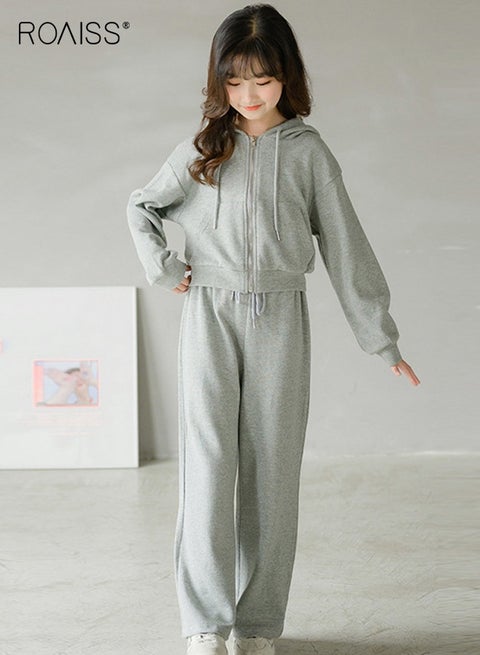 Girls 2 Piece Outfit, Casual Sweatsuit for Girls, Zip up Hoodie and Wide Legs Pants Set, Stylish Comfortable Tracksuit, Perfect Outfit for Daily Wear, Sports and Outdoor Activities