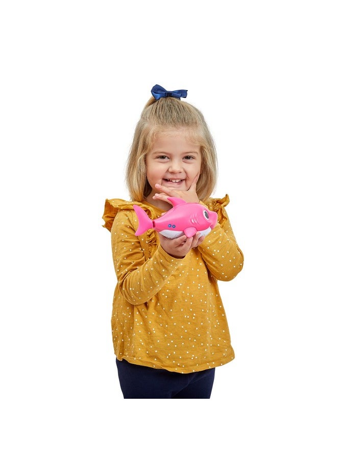 ROBO ALIVE Robo Alive Junior Baby Shark New Silicon Fins Version Singing and Swimming Mommy Shark (Pink) by ZURU  - Image 4