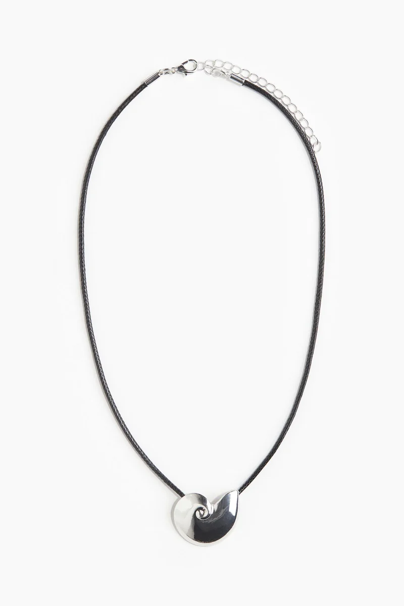 H&M Seashell-pendant cord necklace