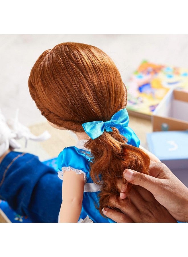 Disney store دمية بيل من مجموعة رسامي ديزني بطول 16 بوصة من فيلم الجميلة والوحش مع خروف، قابلة للتحريك بالكامل، فستان ساتان - للأعمار 3 سنوات فما فوق - Image 5