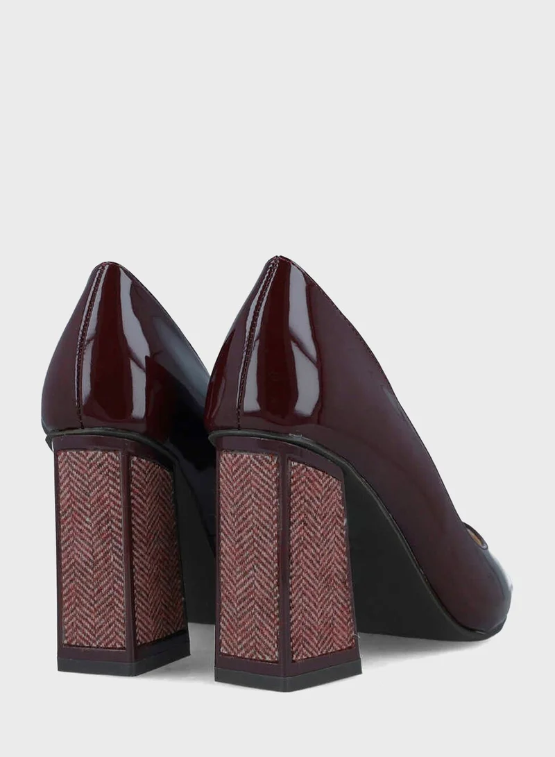 MENBUR Closed Toe Heel Pumps