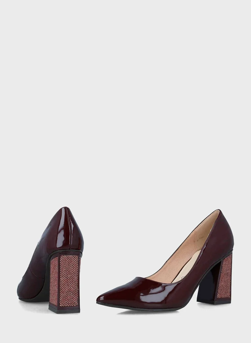 MENBUR Closed Toe Heel Pumps
