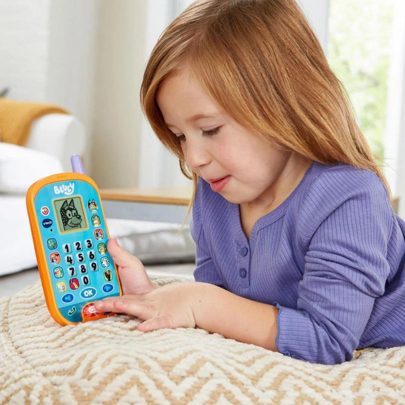 VTech Bluey Ring Ring Learning Phone (Orange) Chat with Bluey and Bingo for a fun, interactive | Change the ringtone, adjust brightness, and more, mimicking real phone functions | Ideal gift for children aged 3-6 years, promoting interactive play and early learning. - Image 3