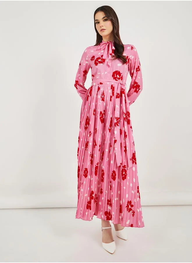 ستايلي All-Over Floral Print Pleated A-Line Maxi Dress