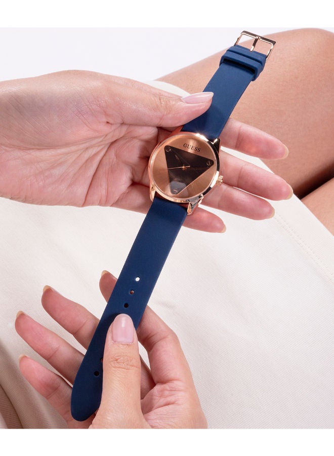 GUESS Rubber Analog Wrist Watch GW0509L1 - Image 4